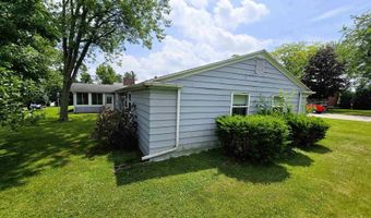 1003 Crestview Dr, Angola, IN 46703