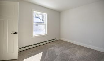 17 Streamside Dr, Auburn, ME 04210