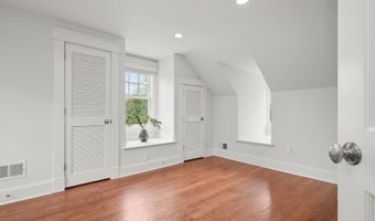 3118 17TH St N, Arlington, VA 22201