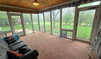 1502 Hillcrest Ct, Atchison, KS 66002
