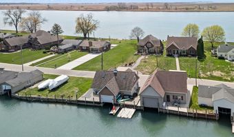 8115 Colony Dr, Algonac, MI 48001