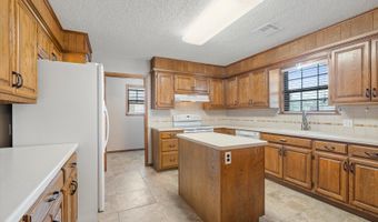 931 King Dr, Bartlesville, OK 74006