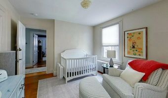 9 Dartmouth St, Newport, RI 02840