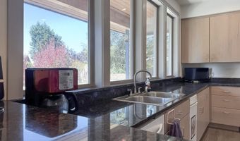 929 OLD COUNTY Rd, Brookings, OR 97415