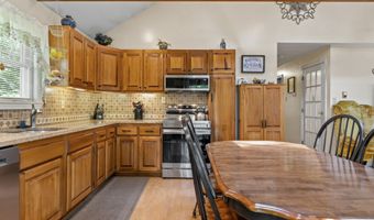 175 Buck N Doe Trl, Augusta, ME 04330