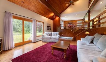 71 Phillips Ln, Glocester, RI 02814
