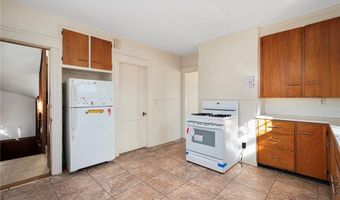 130 Wollaston St, Cranston, RI 02910