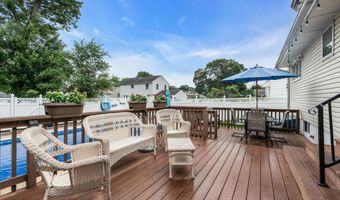 55 Drift Rd, Belford, NJ 07718
