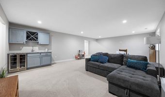 1350 Chipman Ln, North Liberty, IA 52317