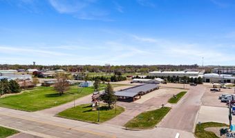 1409 Cedar St, Beresford, SD 57004