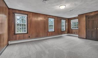 381 Woonsocket Hill Rd, North Smithfield, RI 02896