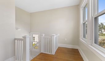 135 Dover Rd, West Hartford, CT 06119