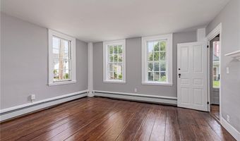 34 Pleasant St, North Kingstown, RI 02852