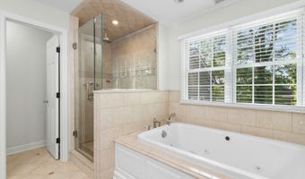 2 Knollwood Ln, Darien, CT 06820
