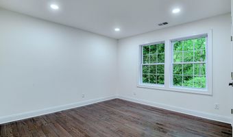 58 Fish Hawk Dr, Middletown, NJ 07748