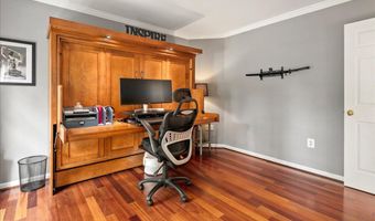 3801 WASHINGTON WOODS Dr, Alexandria, VA 22309