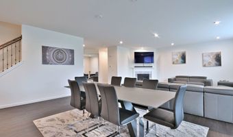 620 N Sullivan St, Addison, IL 60101