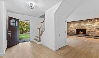 11 Gregory Rd, Cos Cob, CT 06807