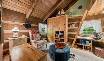 24 McCullough Hill Rd, Amity, PA 15311