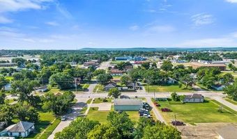 910 W Hensley Blvd, Bartlesville, OK 74003