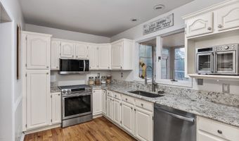 36 E Canal St, Alloway, NJ 08001