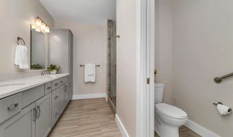 7 Longview Dr 105, Atkinson, NH 03811