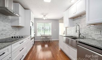 316 Pole Barn Dr, Asheville, NC 28806