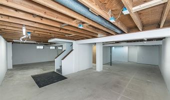 716 Reinke Rd, Ballwin, MO 63021