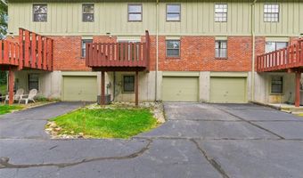13322 Hiddendale Ln, Ballwin, MO 63021
