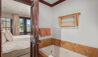 74 Pfister Dr 102, Aspen, CO 81611