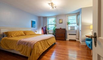 369 E GORGAS Ln, Philadelphia, PA 19119