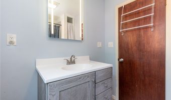 7 Hummingbird Ln, Amherst, NY 14228