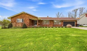 1584 Hemlock Dr, Ashtabula, OH 44004