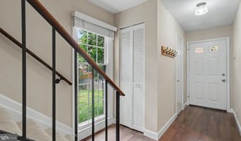 3714 MOUNT AIREY Ln, Annandale, VA 22003