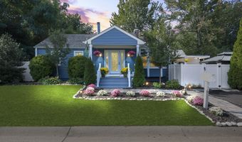 28 W Park Ave, Belford, NJ 07718