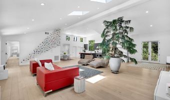 3843 Hayvenhurst Ave, Encino, CA 91436