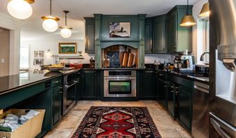 20 Babbidge Rd, Falmouth, ME 04105