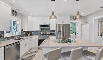 154 CRESCENT Dr, Anna Maria, FL 34216