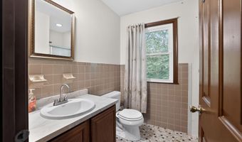 6 DONNA Dr, Bear, DE 19701