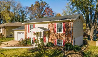 371 Messina Dr, Ballwin, MO 63021