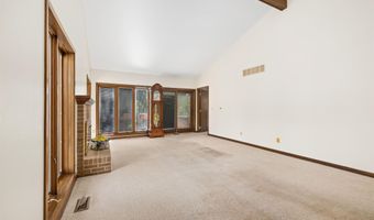 271 N McClellan St 105, Auburn, IN 46706