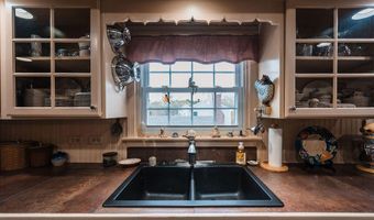 3 Mathews Ave, Bath, ME 04530