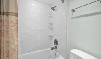 20351 W Country Club Dr TH17, Aventura, FL 33180