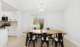 1220 E Rockwell St, Arlington Heights, IL 60005