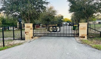 166 Big Oak Dr, Adkins, TX 78101