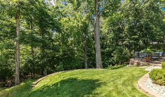 414 Arbor Glen Dr, Ballwin, MO 63021