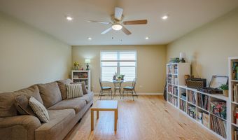 580 N Highlander Way, Addison, IL 60101