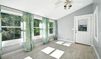 133 Riverside Dr, Augusta, ME 04330