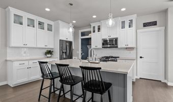 W5553 HOELZEL Way, Appleton, WI 54915