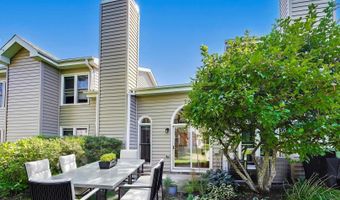 1912 N Coldspring Rd, Arlington Heights, IL 60004